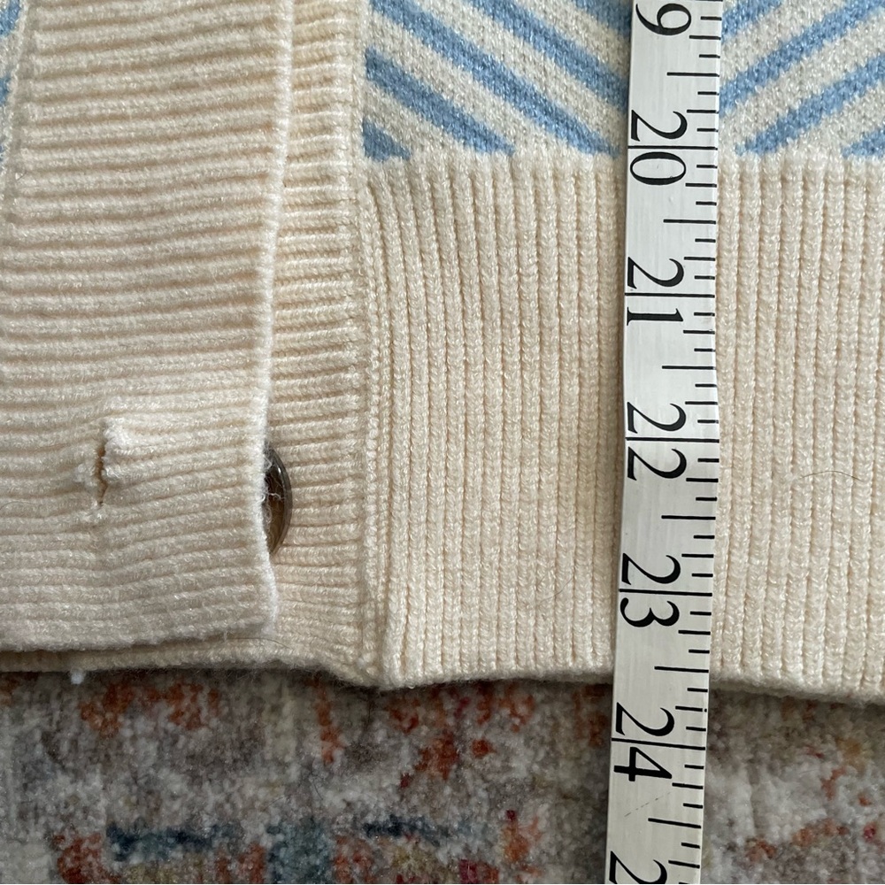 Cream and Blue Herringbone Pattern Knitted Cardigan - Picture 5 of 5